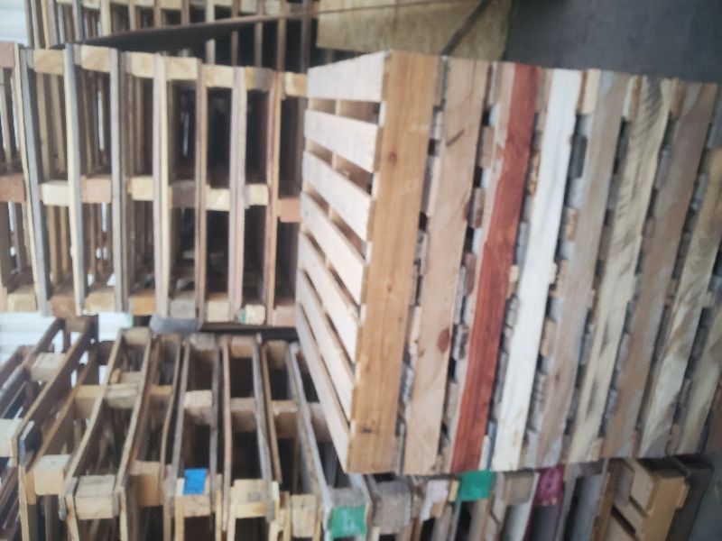0555450341 pallets wooden used