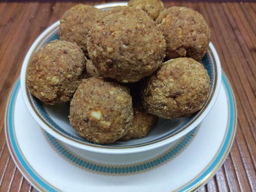 Gondh Laddoo