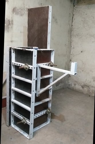 Mild Steel Scaffolding Bracket, Size : 45x45 cm