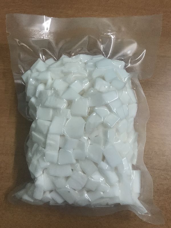 1kg Coconut Chunks, Available Grades A Grade, Packaging Type Packet
