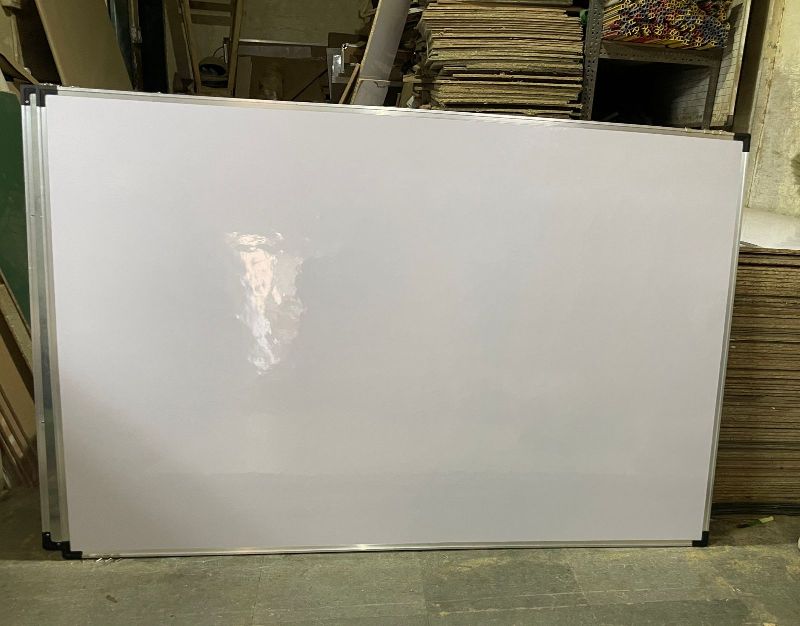 Regular White Board, for College, Office, School, Feature : Easy To Fit, Fine Finished, Good Quality