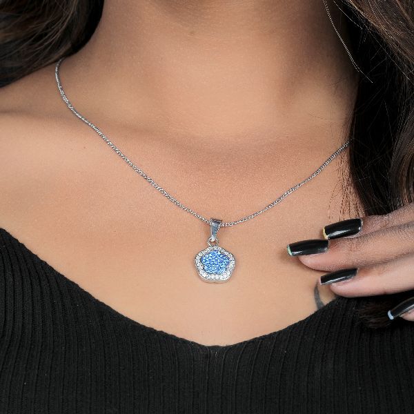 Silver Blue Diamond Flower Neckless