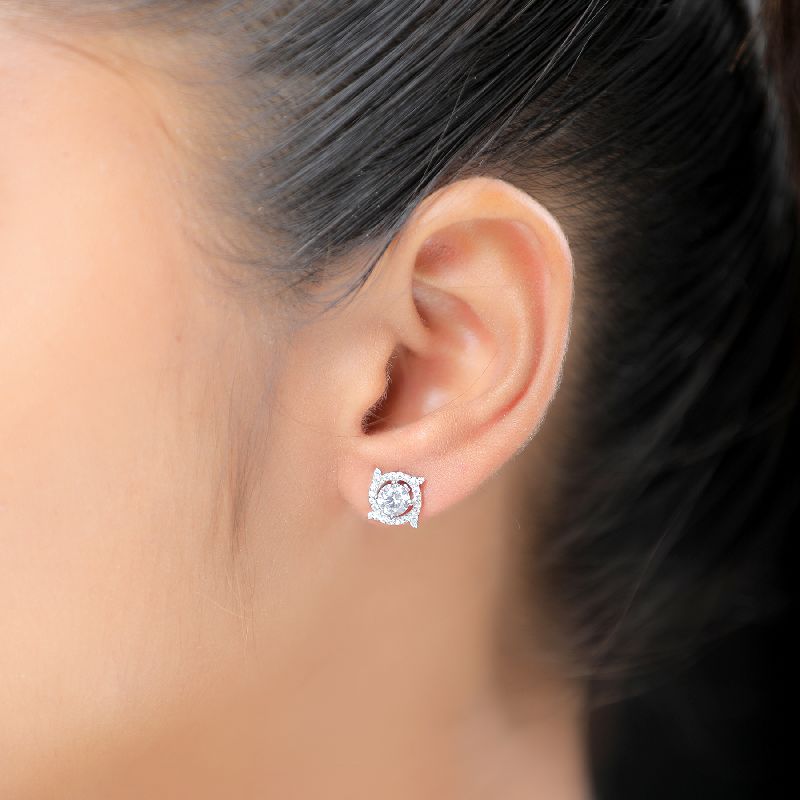 Tulip style classic round diamond stud earrings