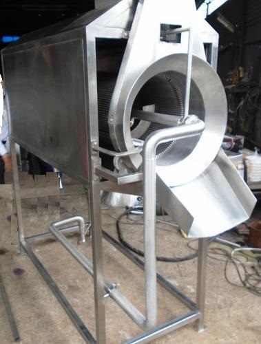 Stainless Steel Ginger Washing Machine, Capacity : Upto 100 kg/hr