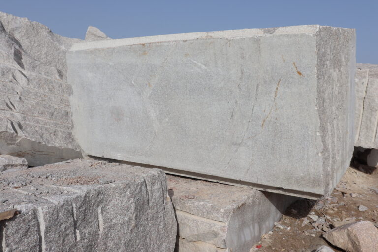 Natural Grey Rough Granite Blocks, Size : Standard