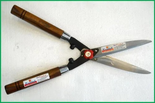 Carbon Steel Hedge Shear, Feature : Wooden Handle