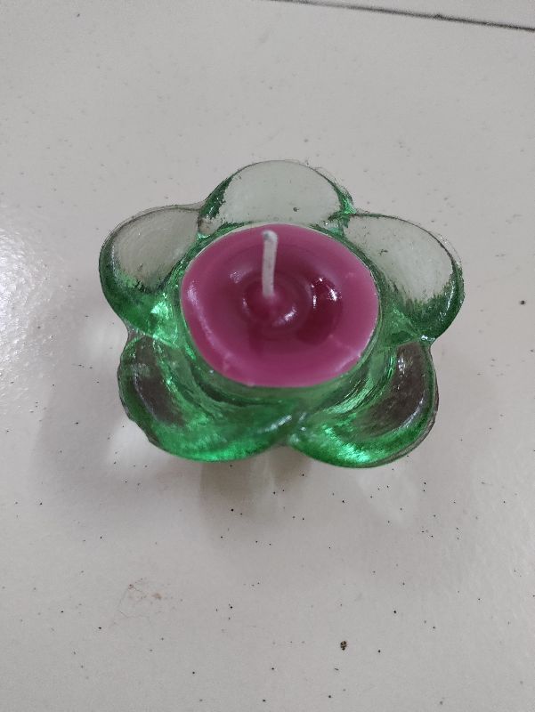 Flower Glass Candle, for Fine Finished, Attractive Pattern, Stylish Design, Packaging Size : 4 Pieces