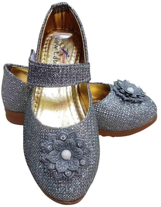 Kids Grey Sparkle Belly Shoes, Gender : Girls, Age Group : 1-3years at ...