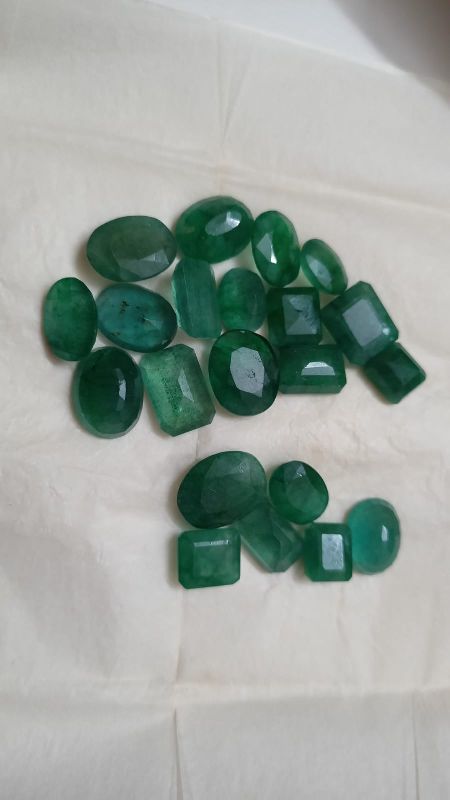 Non Polished Plain Gemstone emerald stone, Size : 12mm, 16mm, 20mm, 24mm, 8mm