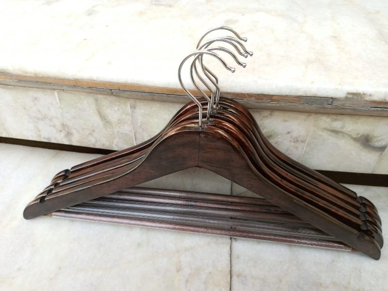 Wooden Dark Wood Hangers, for Durable, Light Weight, Fine Finishing, Good Quality, Style : Modern
