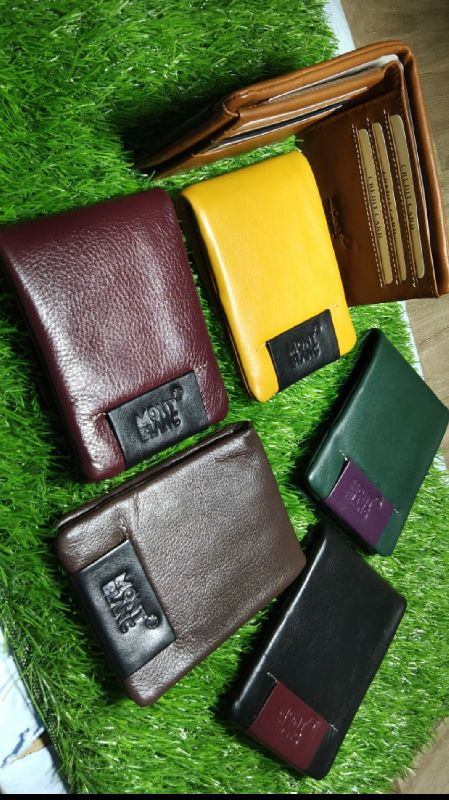 Leather Wallets, for ID Proof, Credit Card, Cash, Design Type : Bi Fold