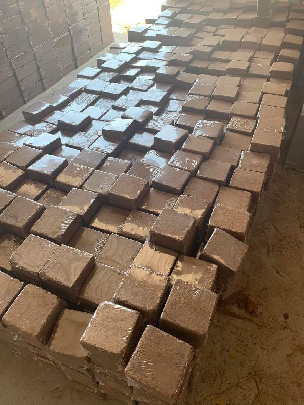 Brown Square Solid cocopeat blocks, for Agriculture Use, Block Size : 30x30x12cm