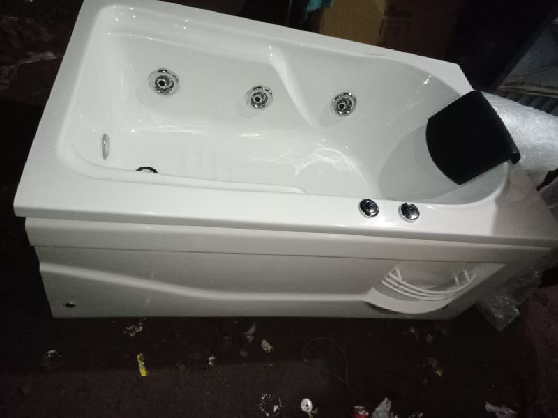 4.5 by 2.5 Jacuzzi Bathtub, Feature : Compact Design, Corrosion Proof, Eco Friendly, Fine Finishing