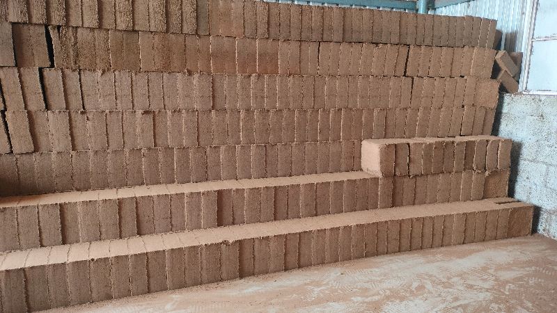 Square Coco Coir Pith Blocks Form Solid Block Size X X Cm At