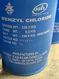 Benzoyl chloride, CAS No. : 98-88-4