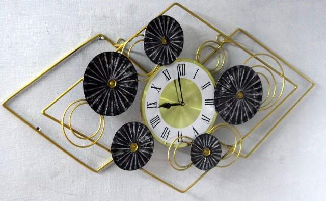 2-4 Kg Metal Wall Clock, for Home, Office, Decoration, Display Type : Analog