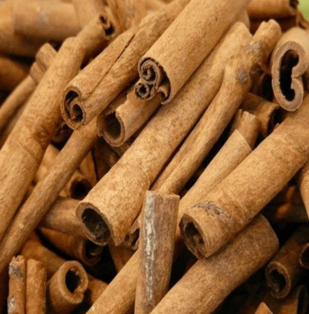 Raw Natural cinnamon stick, Grade Standard : Food Grade