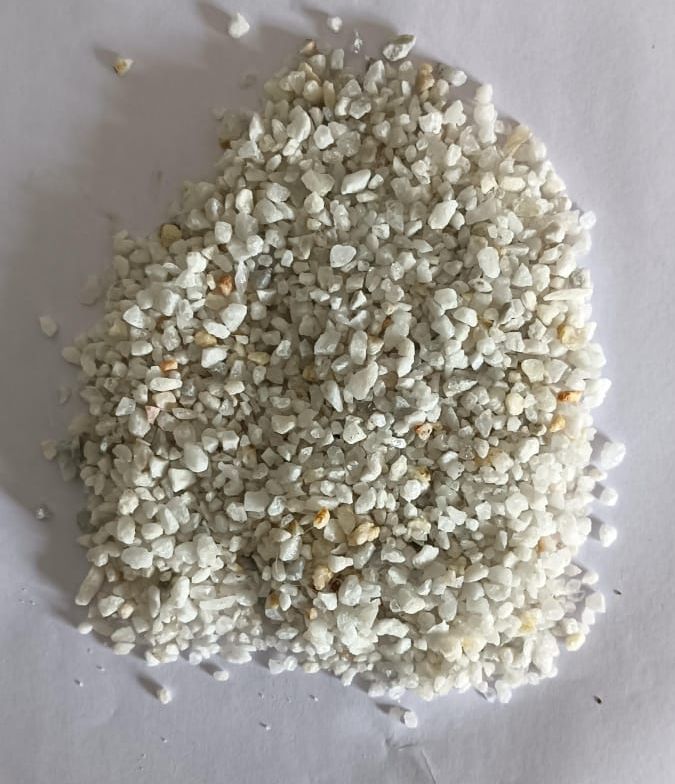 White 4-8 Mesh Quartz Grain, For Industrial, Packaging Type : Plastic Bags