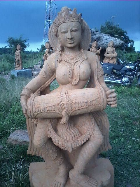 Sand Stone Devdasi Statue with Dhol