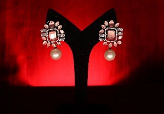 Stylish Brass Crystal Stone Earrings, Occasion : Weeding Wear