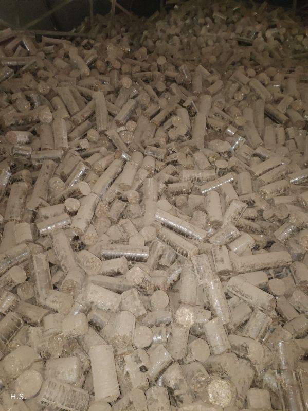 Medium Natural biomass briquettes, Size : 90mm