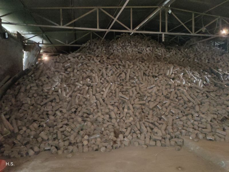 White Coal Biomass Briquette, for Cooking Fuel