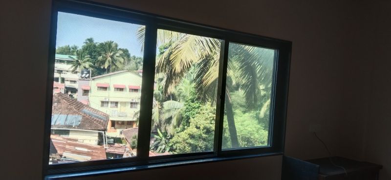 Plain Non Polished aluminium sliding windows, for Home, Hotel, Office, Restaurant, Size : 2x2.5feet