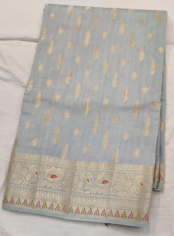 Grey Booti Border Matka Silk Saree