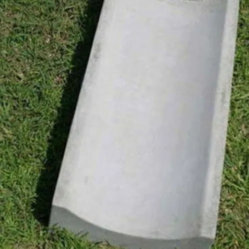 Grey Rectangle Concrete Saucer Drain, for Construction, Surface Treatment : Polished