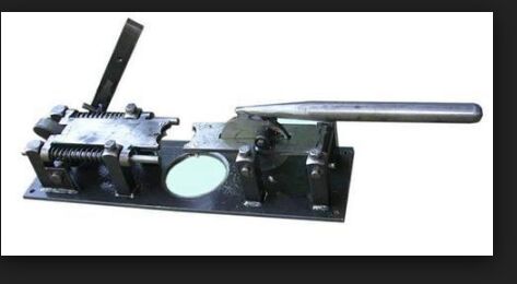 Cashew Nut Cutting Machine