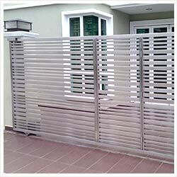 Stainless Steel Main Gates, For Hotels, Homes, Offices, Hospitals Schools., Feature : Intricate Crafts Work