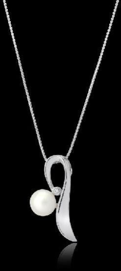 Pearly Crown Pendant