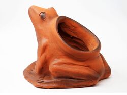 Clay Floor Frog Planter, Shape : Round