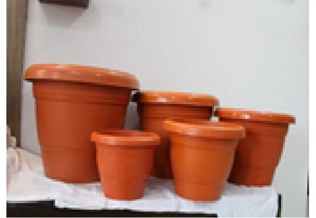 Non Polished Plastic Gardening Pot, for Balcony, Home, Hotel, Indoor, Outdoor, Restaurant, Feature : Attractive Pattern