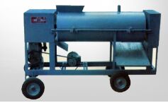 Clay mixing machine