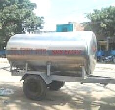 Stainless Steel Electric water tanker, Capacity : 2000-4000ltr