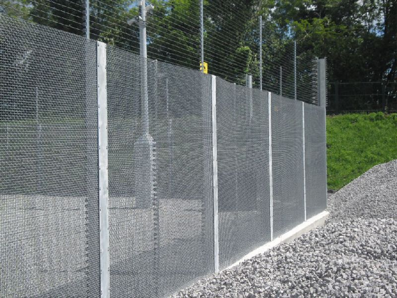 woven mesh fencing