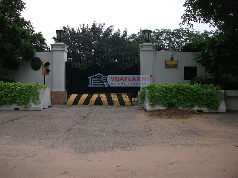 INDUSTRIAL ROAD BLOCKER