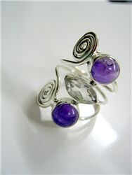 AMETHYST CABOCHON AND CRYSTAL FACET RING
