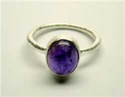 Cabochon ring