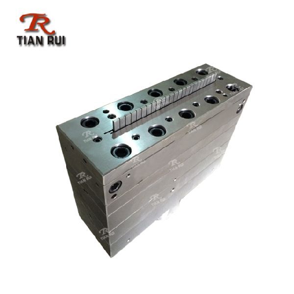 Wide panel mould