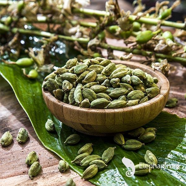 Unpolished Raw Natural Green Cardamom Pods, for Cooking, Spices, Grade Standard : Food Grade