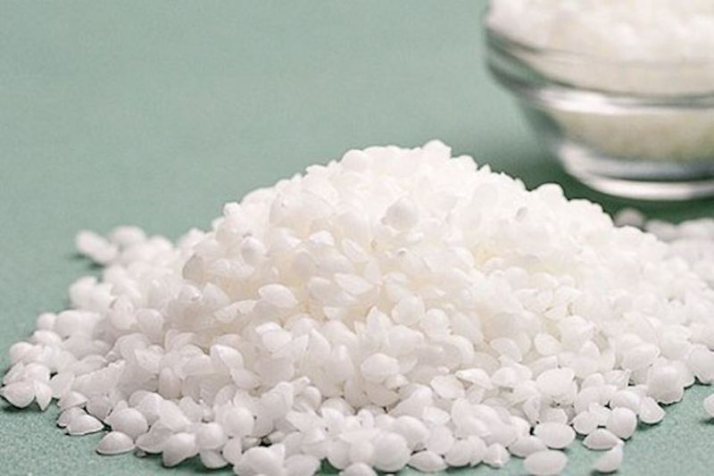 Caustic Soda Pearl, For Paper Making Industry, Soap, Textile, Water Treatment, Classification : Sodium Hydroxide