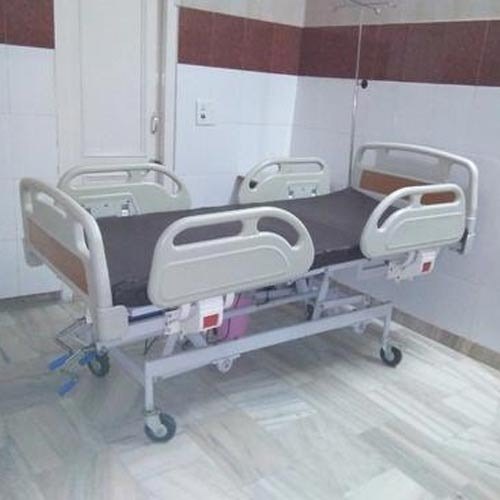 Metal Manual Operation Theater Bed, for Hospitals, Feature : Quality Tested, Easy To Place, Durable