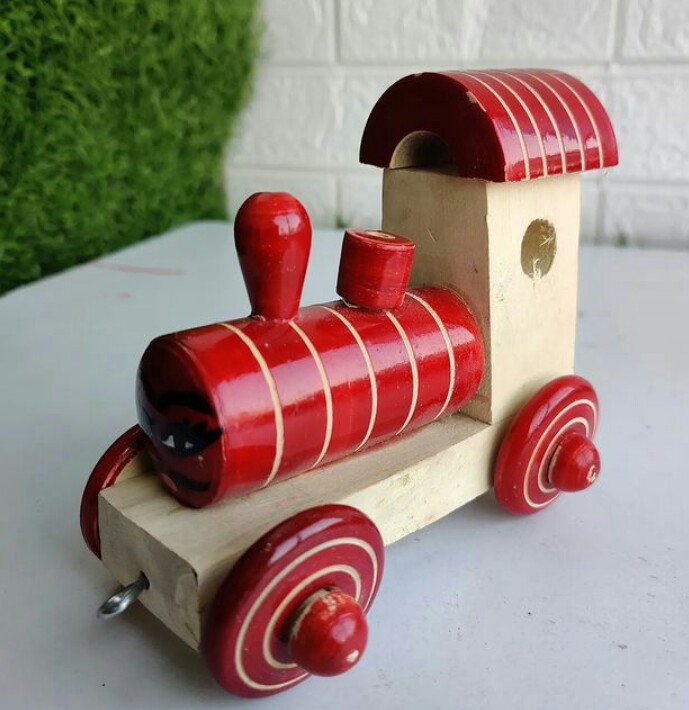 Multicolor Wooden Engine Toy, Packaging Type : Plastic Packet