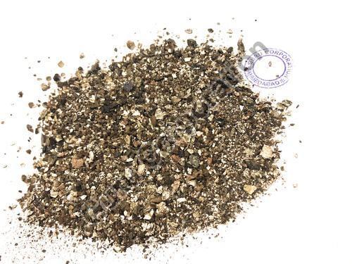 Exfoliated Silver Vermiculite Flakes, Packaging Size : 25 Kg