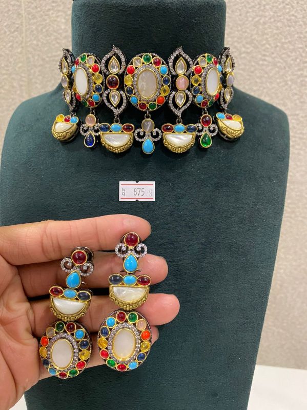 Antique Kundan Necklace Set, Packaging Type : Plastic Box