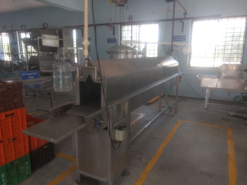 FoodTech Varada Semi Automatic 415V Electric Exhaust Box, for Food Industry, Size : 12 18 Feet Length.