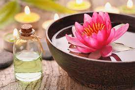 Lotus Essential Oil, Feature : Hygienic, Purity