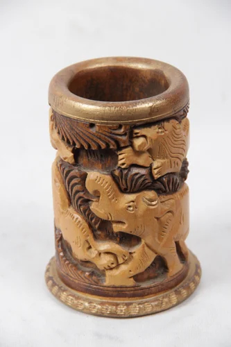 Carved Wooden Carving Glass, Feature : Fine Finishing, Good Quality, Perfect Shape, Scratch Proof